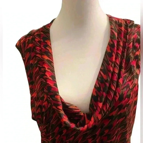 Kathy Ireland sleeveless top with cowl neckline in red black & gray. Size XL - Picture 3 of 7